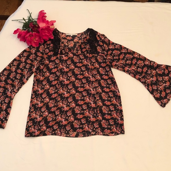 Floral Top - Picture 1 of 4